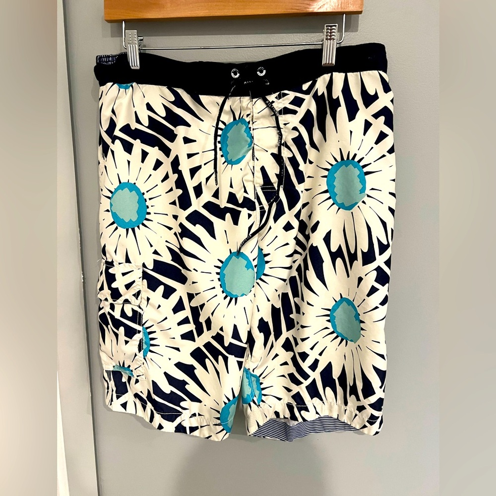 Men’s Hilfiger Lined Swim Trunks, Size Medium